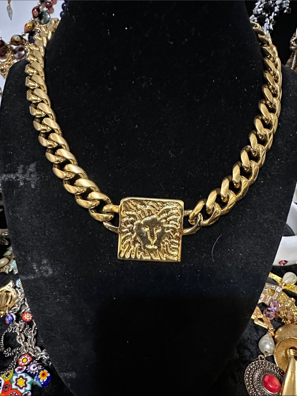 RESERVED MAGS Anne Klein Gold Lion Medallion Curb Chain Necklace